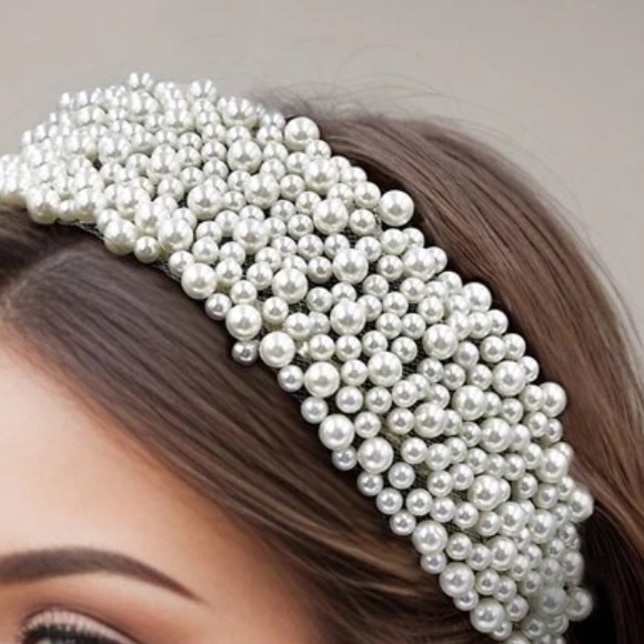 Elegant Pearl-Embellished Headband - Picture 5 of 5